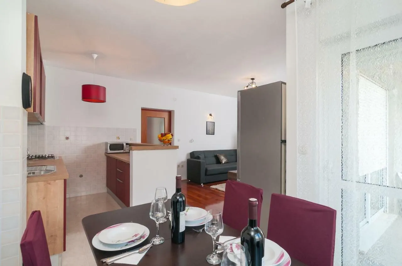 Apartment Yole Apartman Kastela