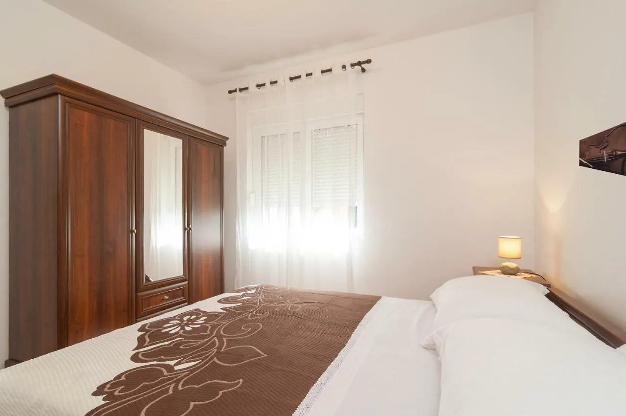 Apartment Yole Apartman Kastela Croatia